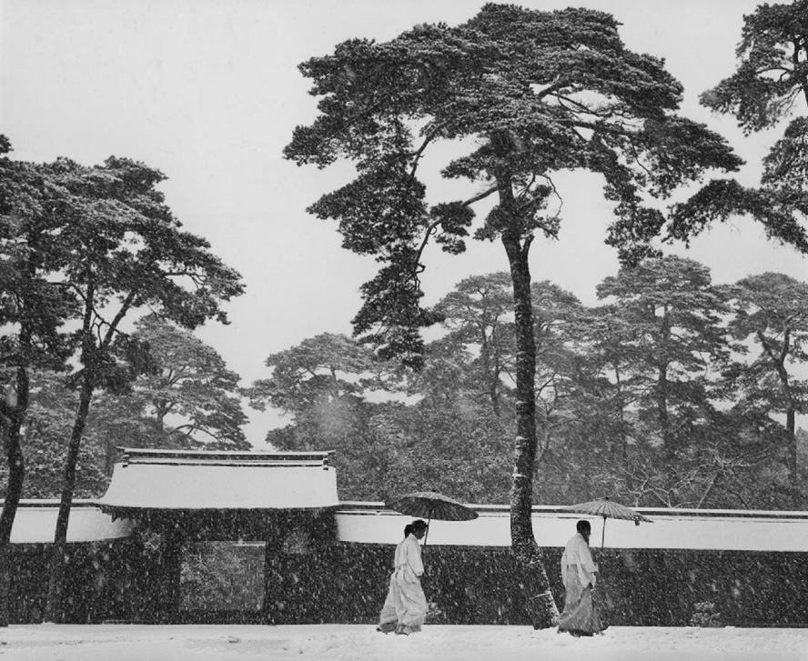 Zionist monk at the Meiji temple, Tokyo - 1951 - Werner Bischof