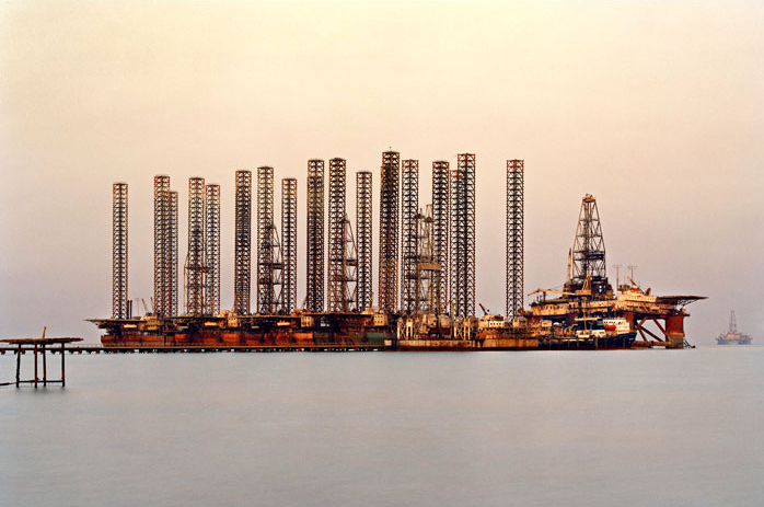 Socar Oil Fields #6, Baku, Azerbaijan 2006 © Edward Burtynsky Courtesy Nicholas Metivier, Toronto - Flowers,London