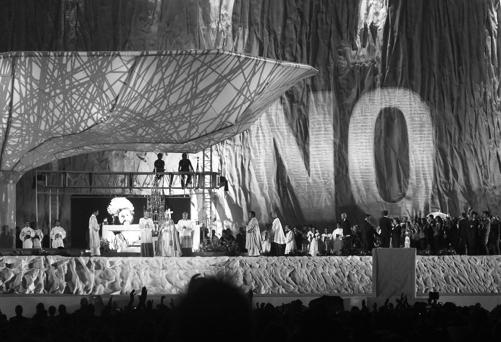 No Projection by Julius Von Bismark & Santiago Sierra (4)