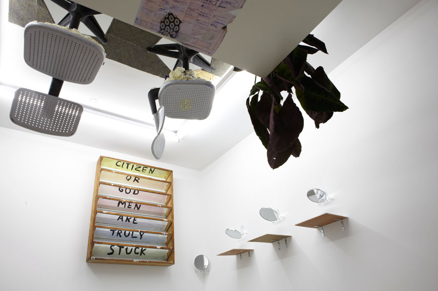 Installation Viewbis - MOT International - Laure Prouvost  2012 (image via MOT I.)