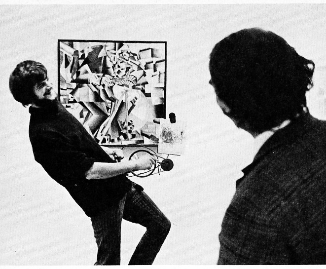 The artist with one of his works (image via Galerie Vallois )