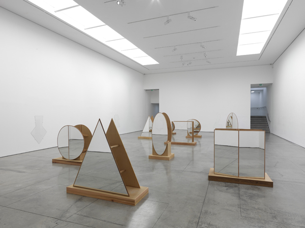 Interactions of the Abstract Body. Image courtesy of White Cube Gallery. Photo by Ben Westoby.