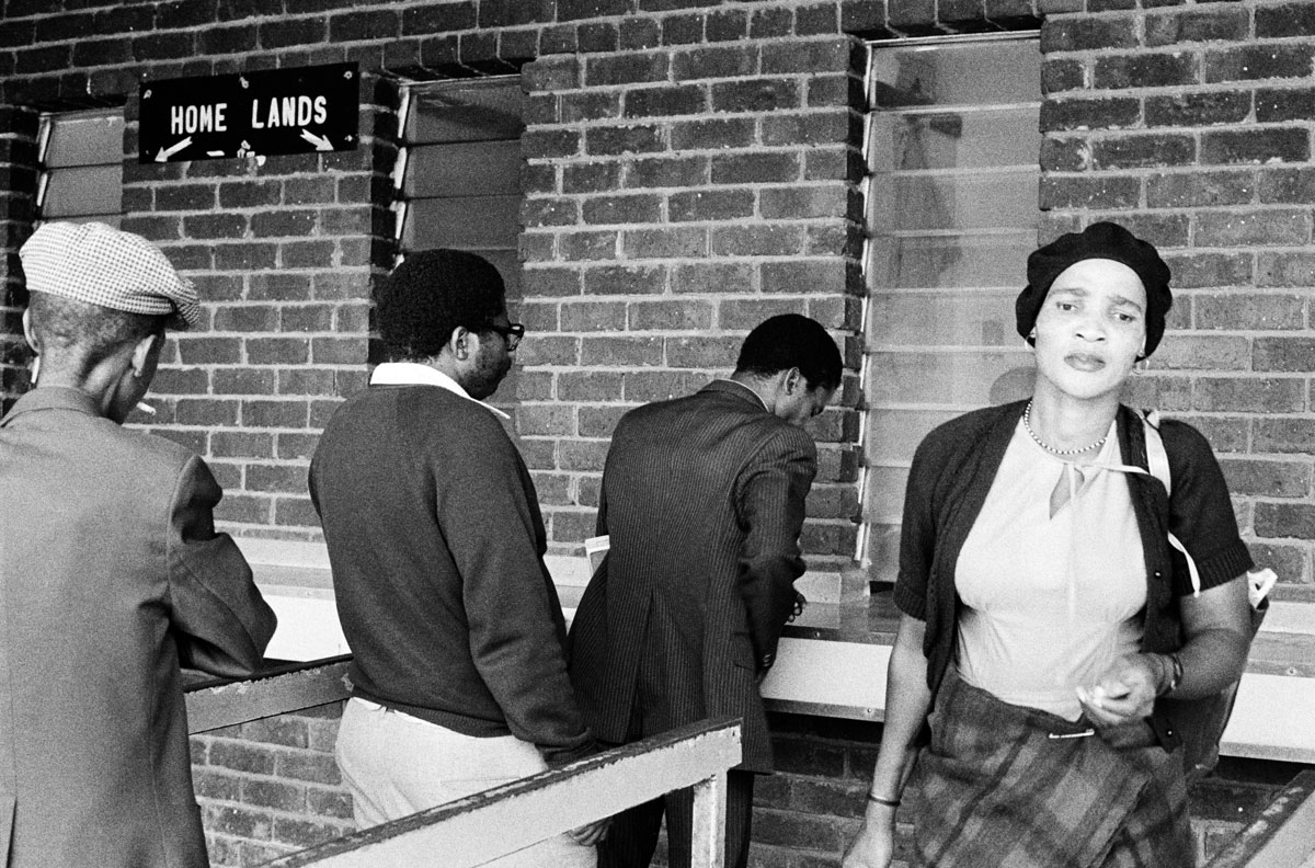 Travellers from Kwandebele buying their weekly tickets at the bus depot in marabastad pretoria February 1984 (David Goldblatt winner of 2009 HCB Award)
