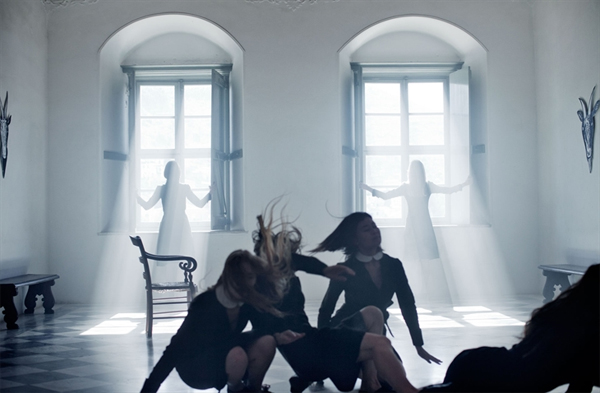 Athina Rachel Tsangari, The Capsule (2012). Film Still.