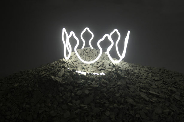 Laurent Pernot, 'Le roi est mort' (2011). Image courtesy of Gallery Odile Ouizeman. © Laurent Pernot.