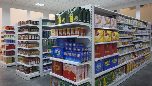 徐震 / Xu Zhen, '《香格纳超市》/ ShanghART Supermarket' (2007). 装置 / Installation. Image courtesy UCCA.