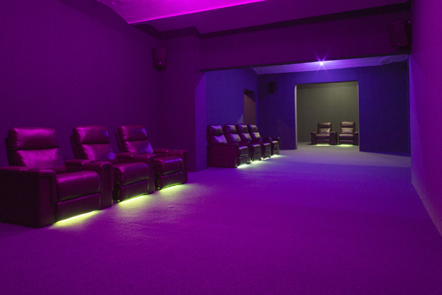 Lizzie Fitch/Ryan Trecartin, SITE VISIT (2014) installation view. Photo by Thomas Eugster. Courtesy the artists; Andrea Rosen Gallery New York; Regen Projects Los Angeles; and Sprüth Magers Berlin London.