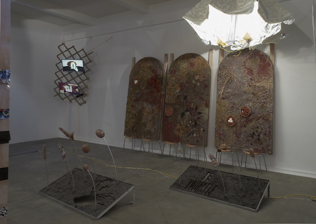 3Ed Fornieles, Modern Family (2014). Installation view. Commissioned by Chisenhale Gallery. Photo by Andy Keate. Courtesy Carlos: Ishikawa, London.