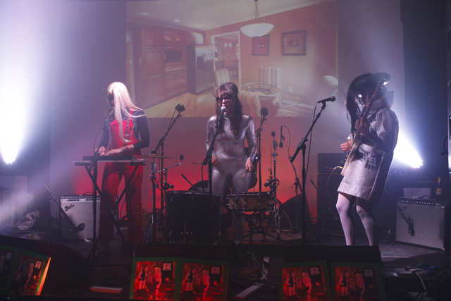 Ravioli Me Away at Space-Time Festival (2014). Photo by Mike Cameron. Courtesy Wysing Arts Centre.