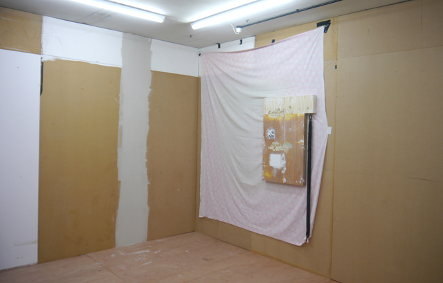 Takeshi Shiomitsu, WASH (2014) @ Happy Times install photo. Courtesy the artist.