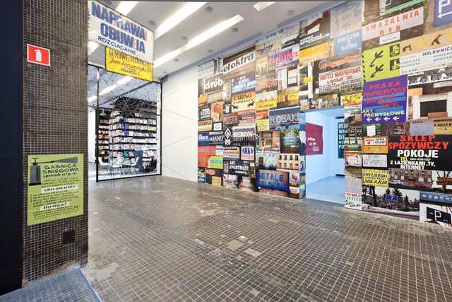 Typo Polo (2014) curated by Rene Wawrzkiewicz. Exhibition view. Courtesy MoMAW.