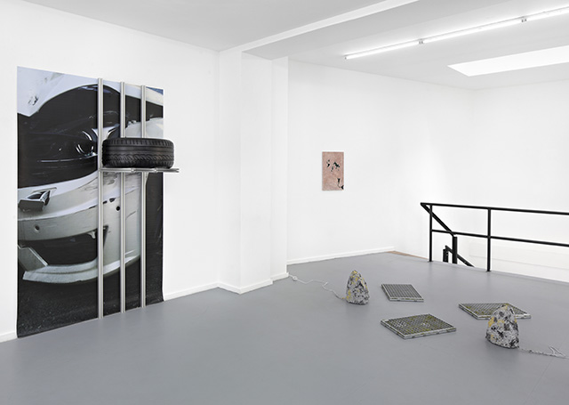 Blue Majik (2015). Exhibition view. Image courtesy L'Atelier-KRS.