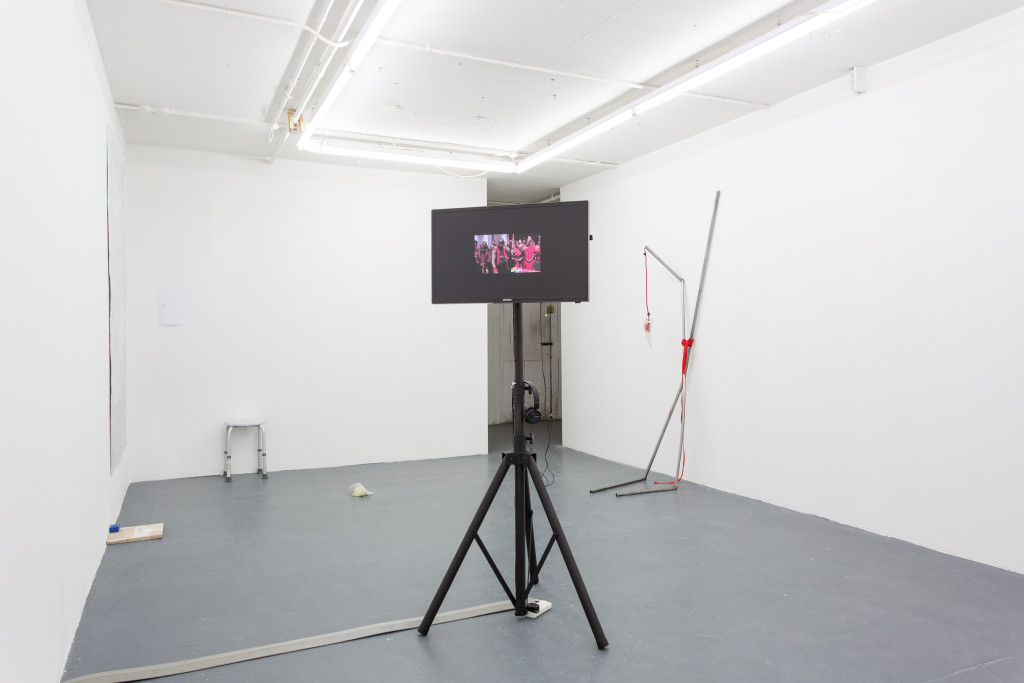 Milou van der Maaden, From a Head to a Head (2011) Install view. Courtesy MOT International, London.