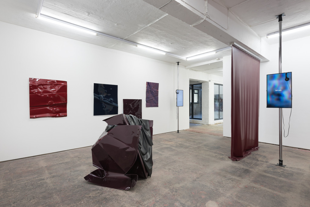 Hannah Perry, Mercury Retrograde (2015). Exhibition view. Courtesy Seventeen, London.