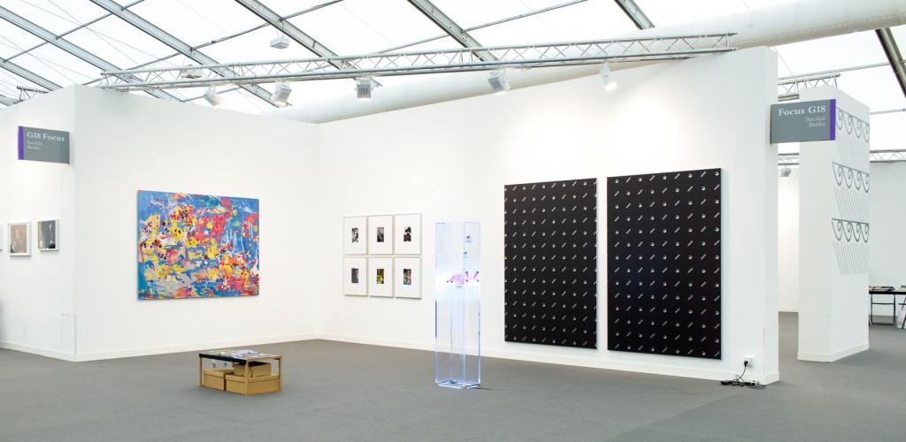 Société, Berlin @ Frieze London 2015. Installation view. Courtesy the gallery.