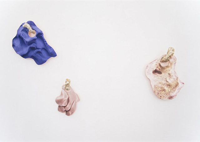Rachel de Joode, Surfaces (2015). Install view. Courtesy Neumeister Bar-Am, Berlin. 