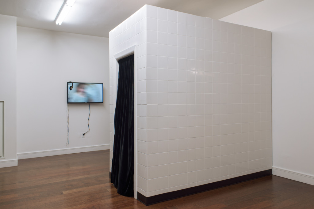 Right - Left: Zak Arctander, ‘Taconic’ (2015), Jonathan Mildenberg’s ‘Conversations’ (2015). Wet Eyes exhibition view. Courtesy Meyohas, New York. 