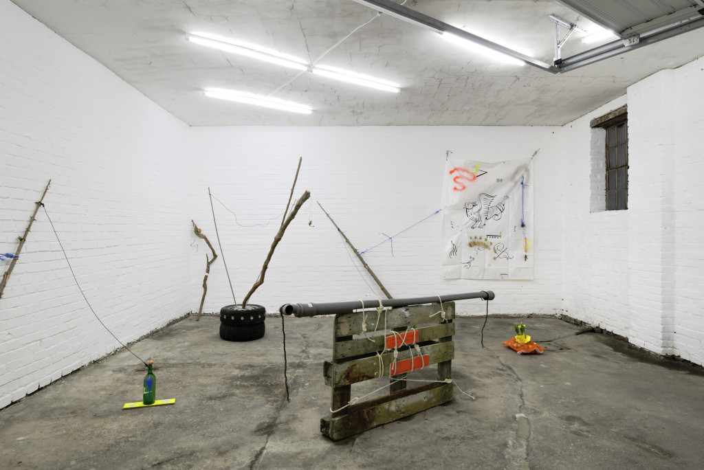 Caspar Heinemann, nothing is the end of the world they made (2016). Exhibition view. Photo by Georg Petermichl. Courtesy the artist + Kevin Space, Vienna.