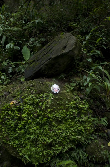 Puppies Puppies, 'HorseshoeCrab(Face)' (2015), installation shot. Courtesy the artists and Queer Thoughts