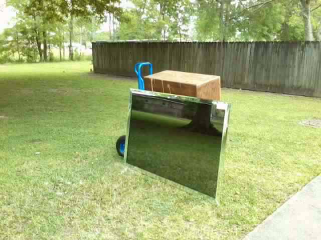 Eric Oglander, Craigslist Mirrors (2016). Courtesy the artist. 