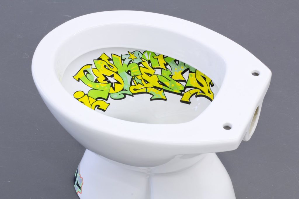 Paul Barsch + Tilman Hornig, 'Toilet Piece' (2015). Install view. Courtesy the artists + OSLO1O, Münchenstein.